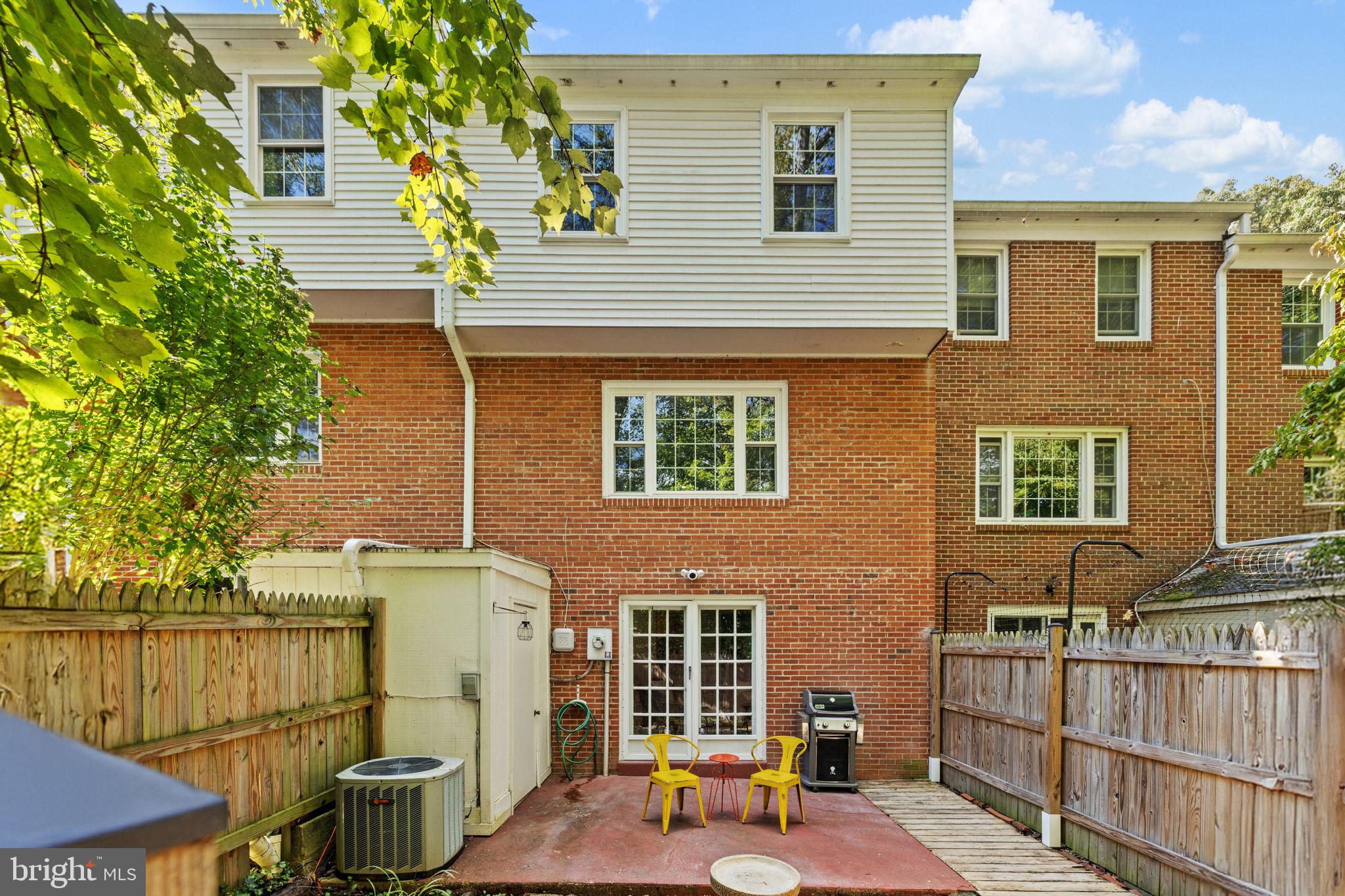 CARDINAL SQUARE - Residential