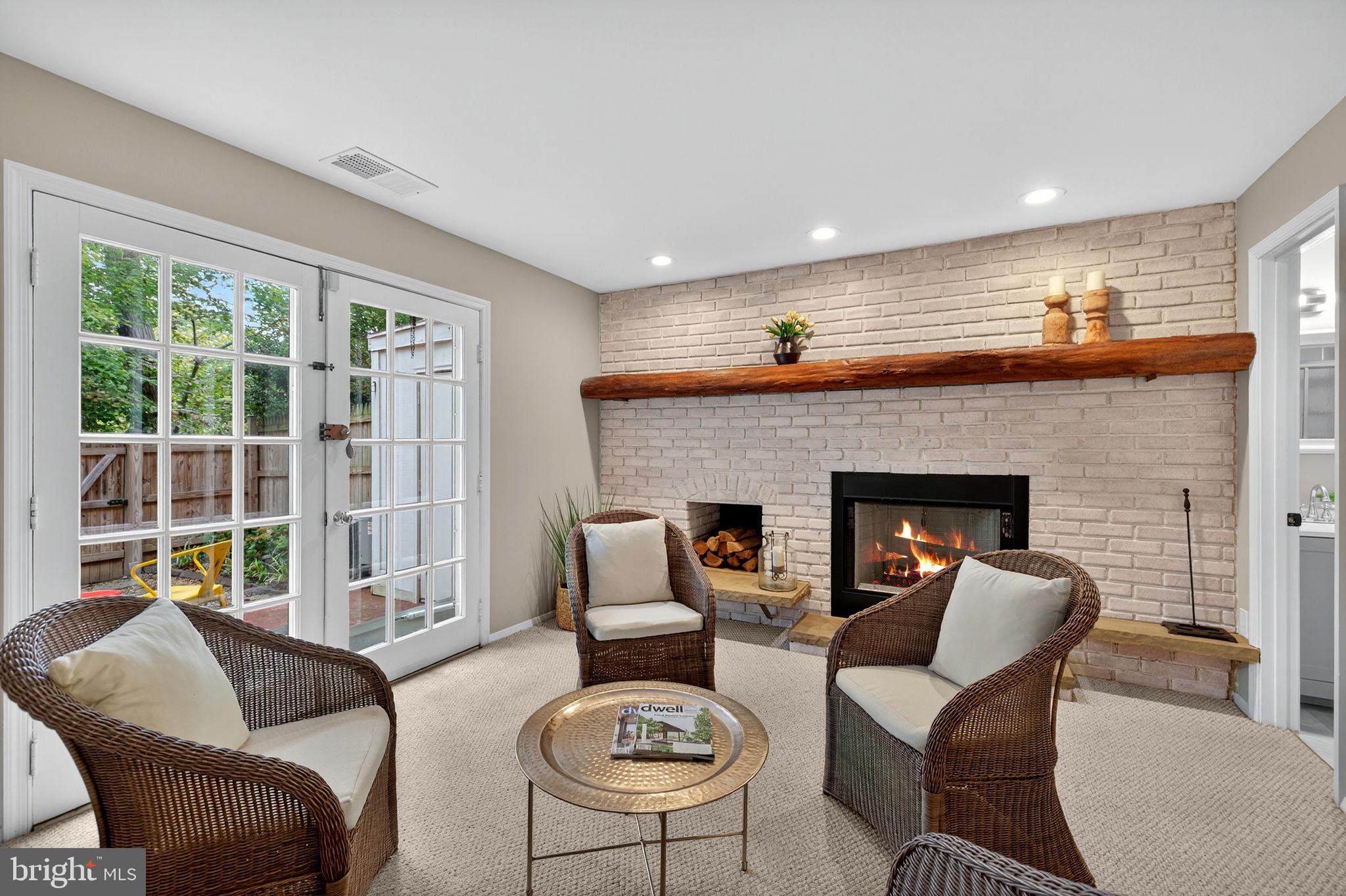 CARDINAL SQUARE - Residential