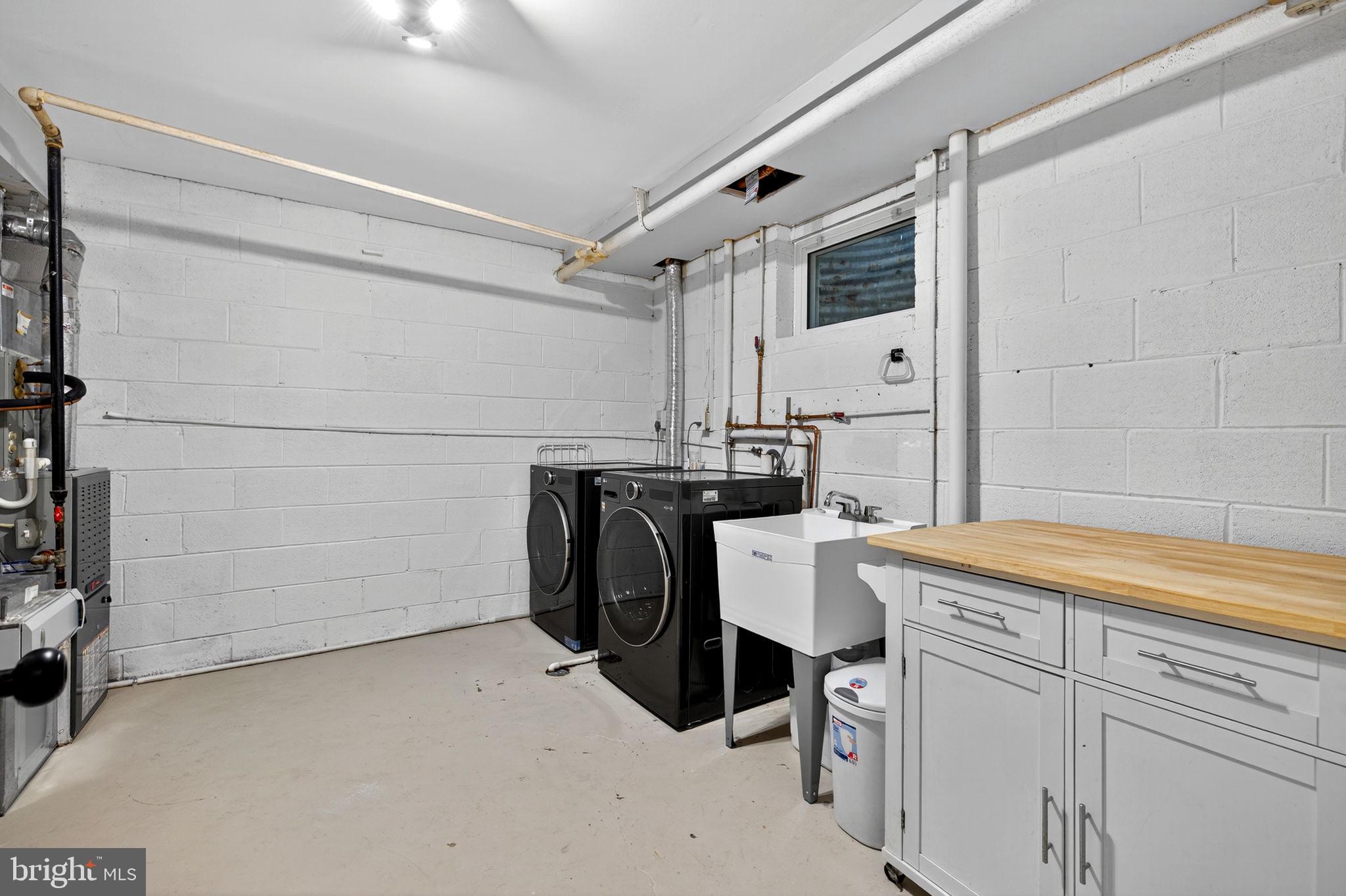 CARDINAL SQUARE - Residential