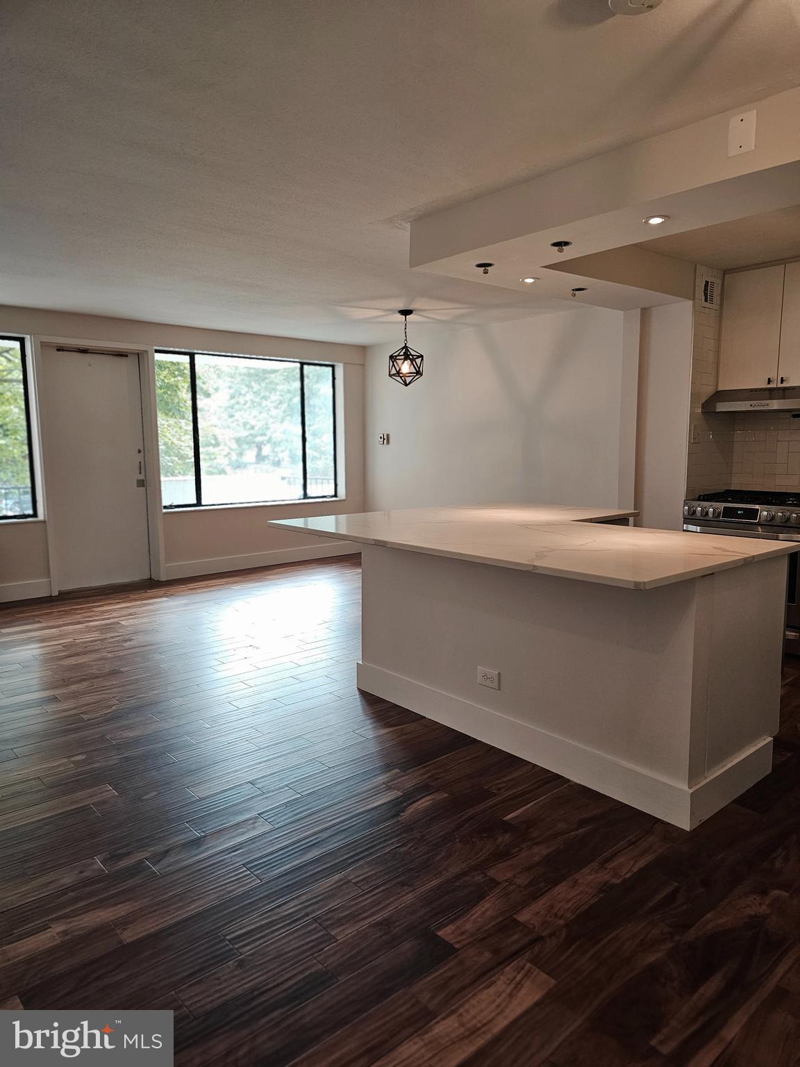 Looking for comfort and accessibility! This beautifully updated 2-bedroom, 1-bathroom condominium. Featuring modern finishes, hardwood floors throughout, a bright and open living space, and a fully equipped kitchen. Enjoy the convenience of being just steps away from public transportation, and everything the city has to offer. utilities included.