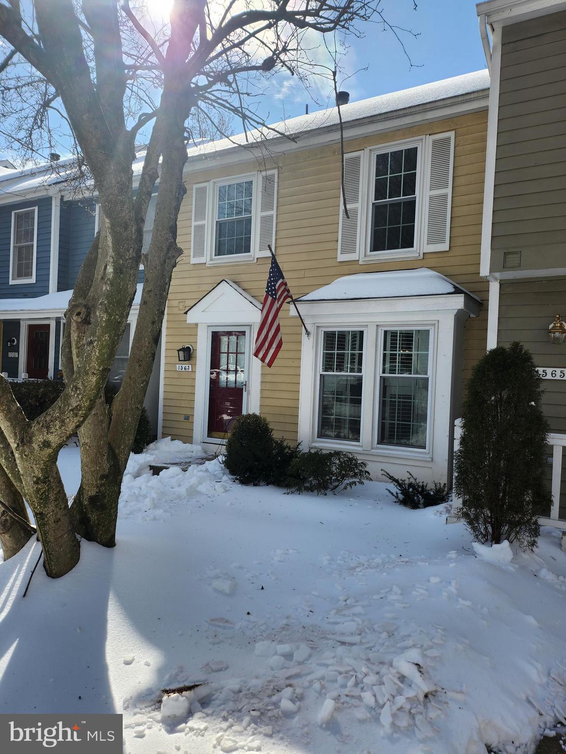 1563 TWISTED OAK DRIVE