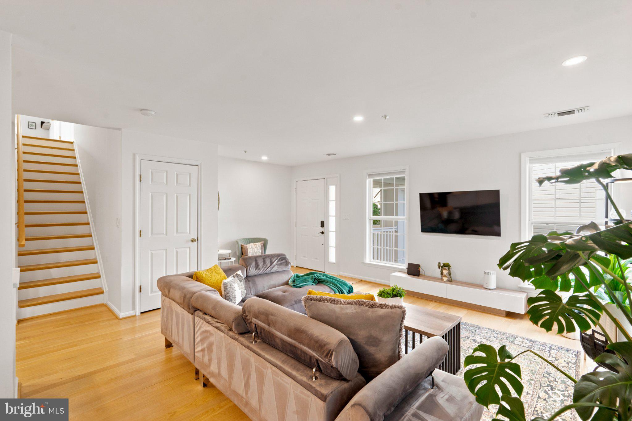 1005 HILLSIDE LAKE TERRACE 1002