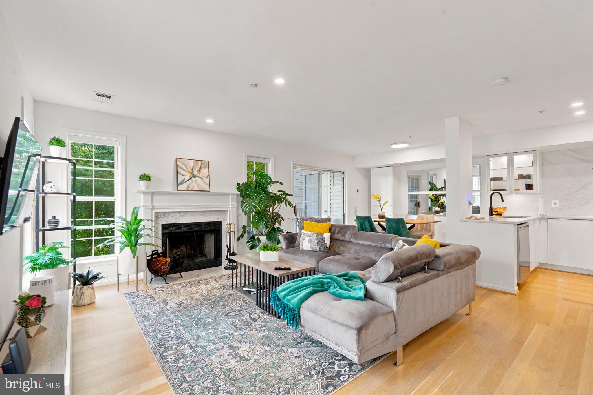 1005 HILLSIDE LAKE TERRACE 1002