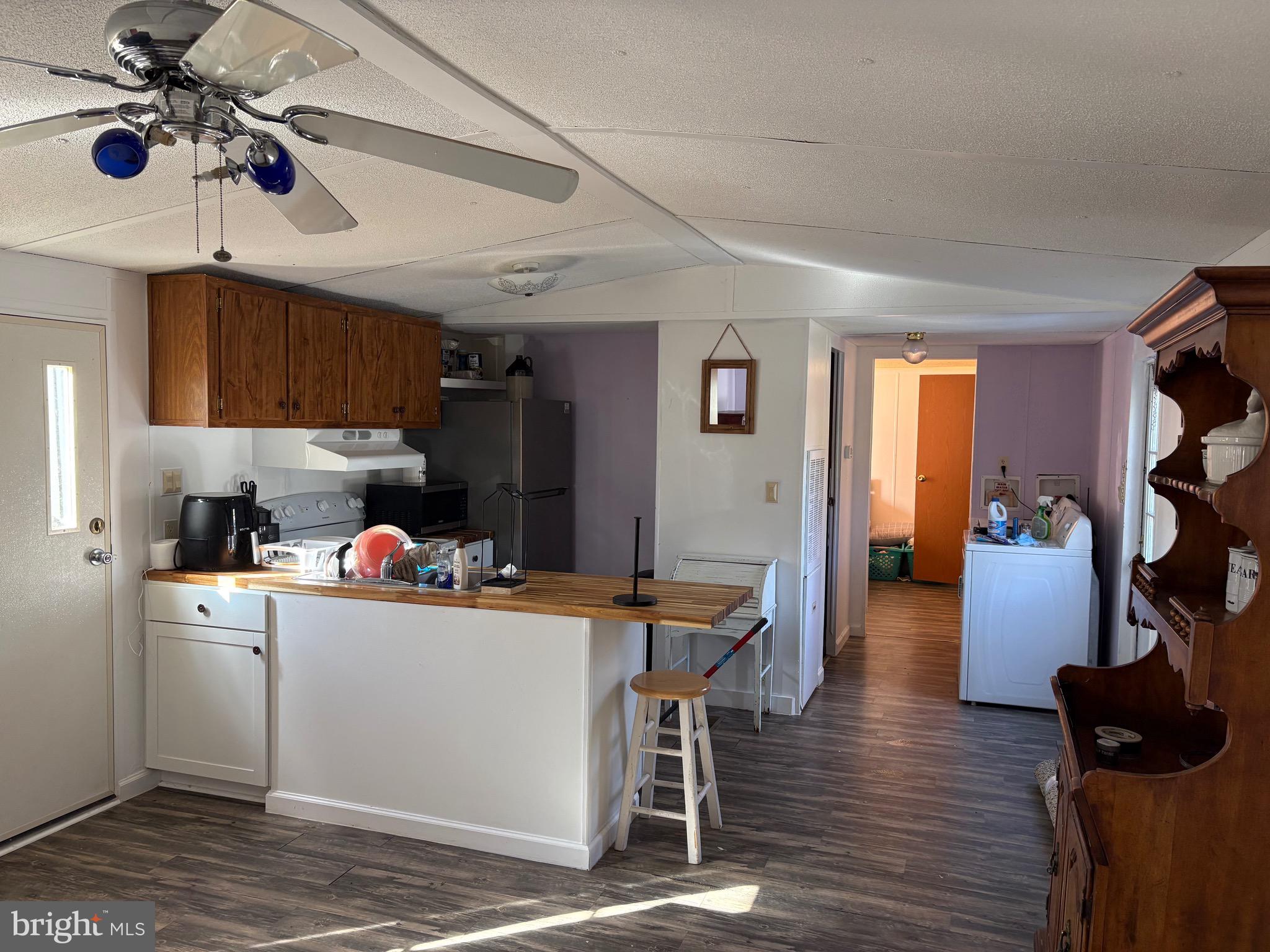 1041 GEORGE JAMES LOOP
