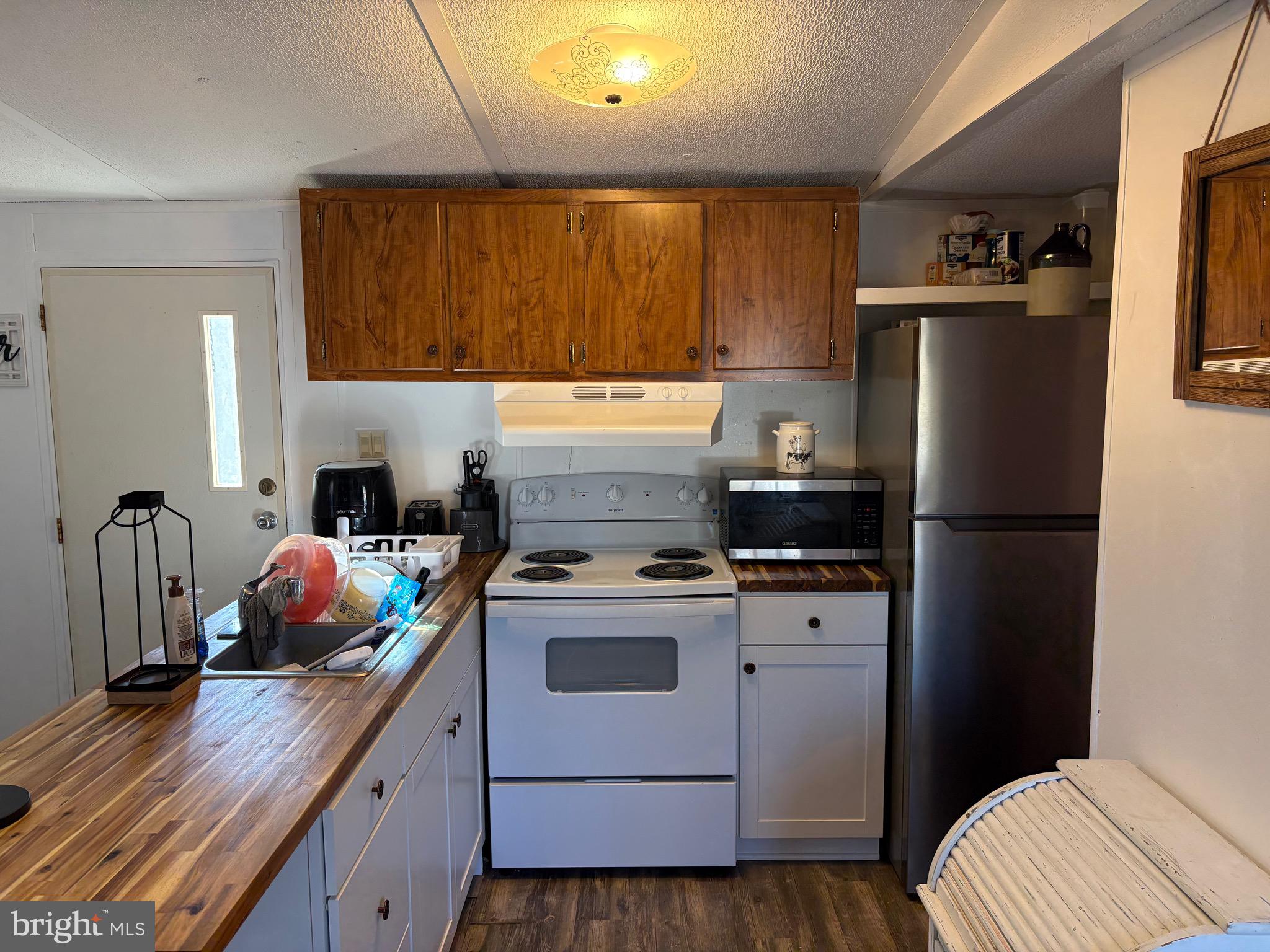 1041 GEORGE JAMES LOOP