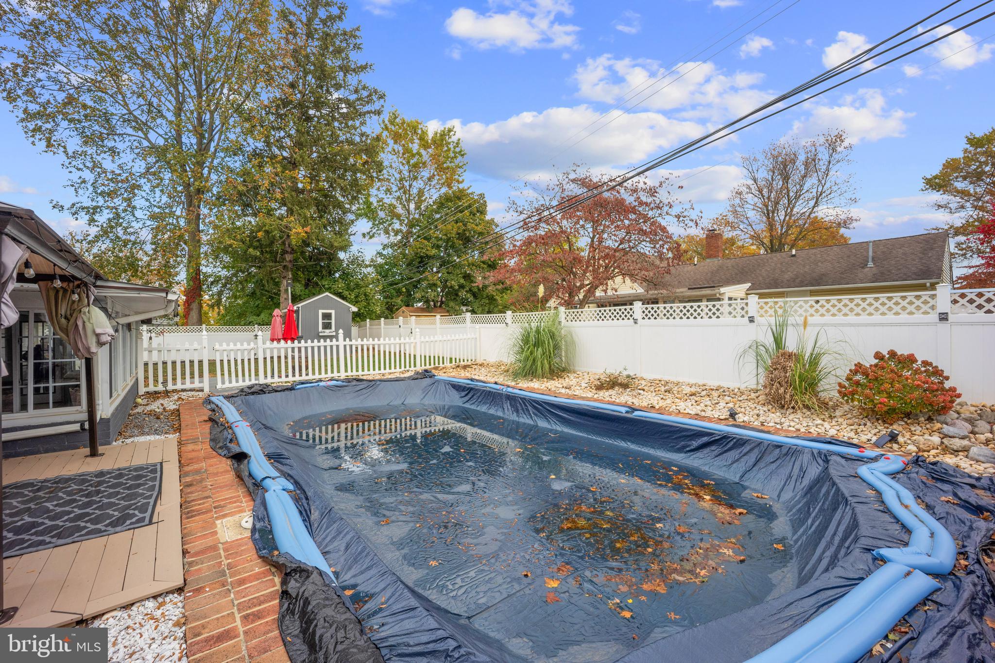 SNOWBALL GATE - Residential