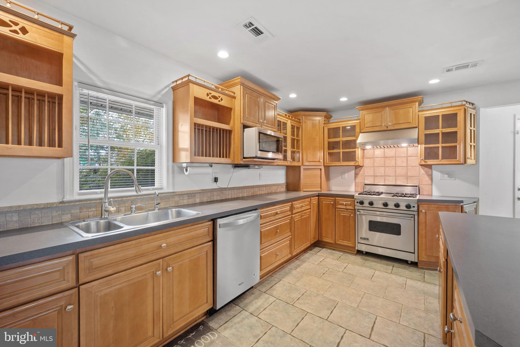 SNOWBALL GATE - Residential