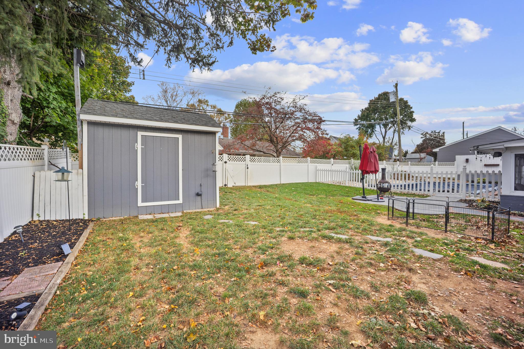 SNOWBALL GATE - Residential