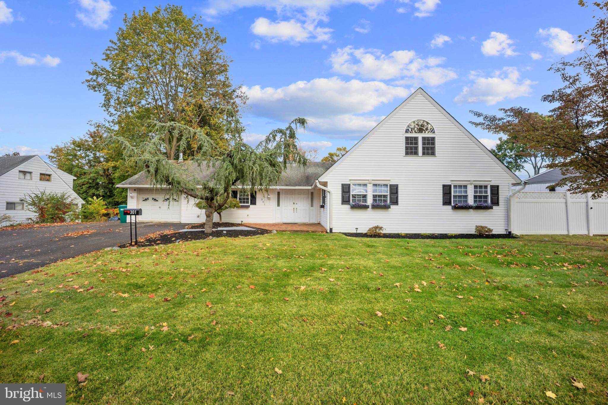 SNOWBALL GATE - Residential