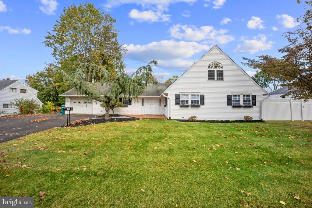 Photo of 301 Snowball Drive, LEVITTOWN, PA 19056 (MLS # PABU2109122)