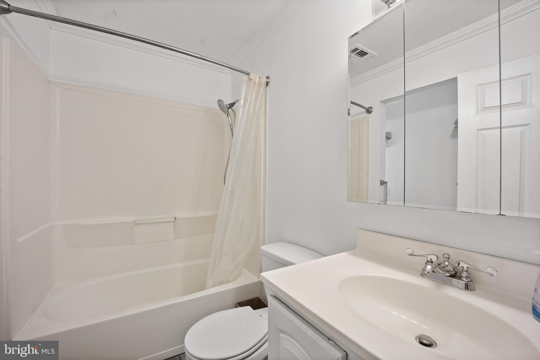 SNOWBALL GATE - Residential