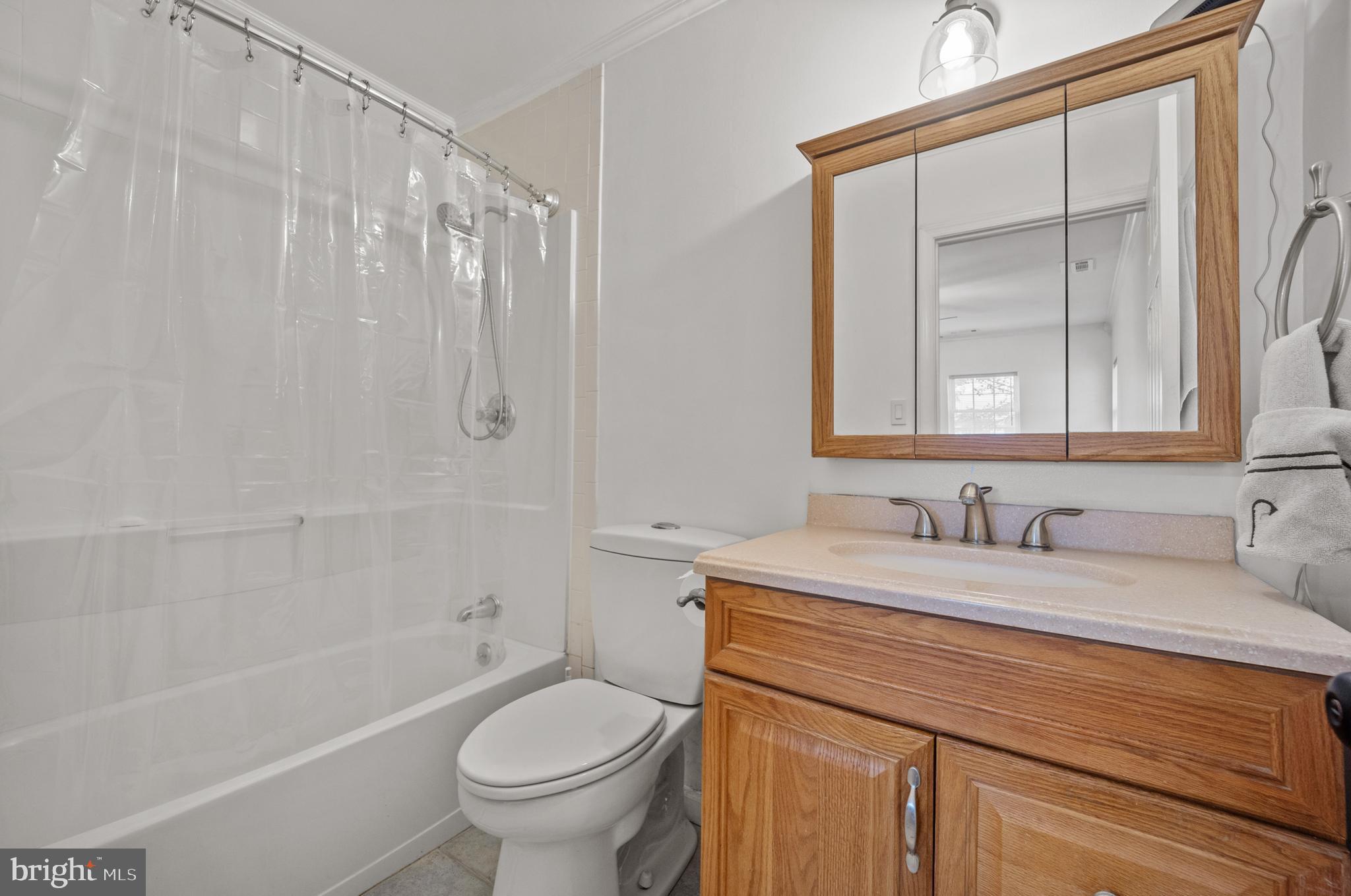 SNOWBALL GATE - Residential