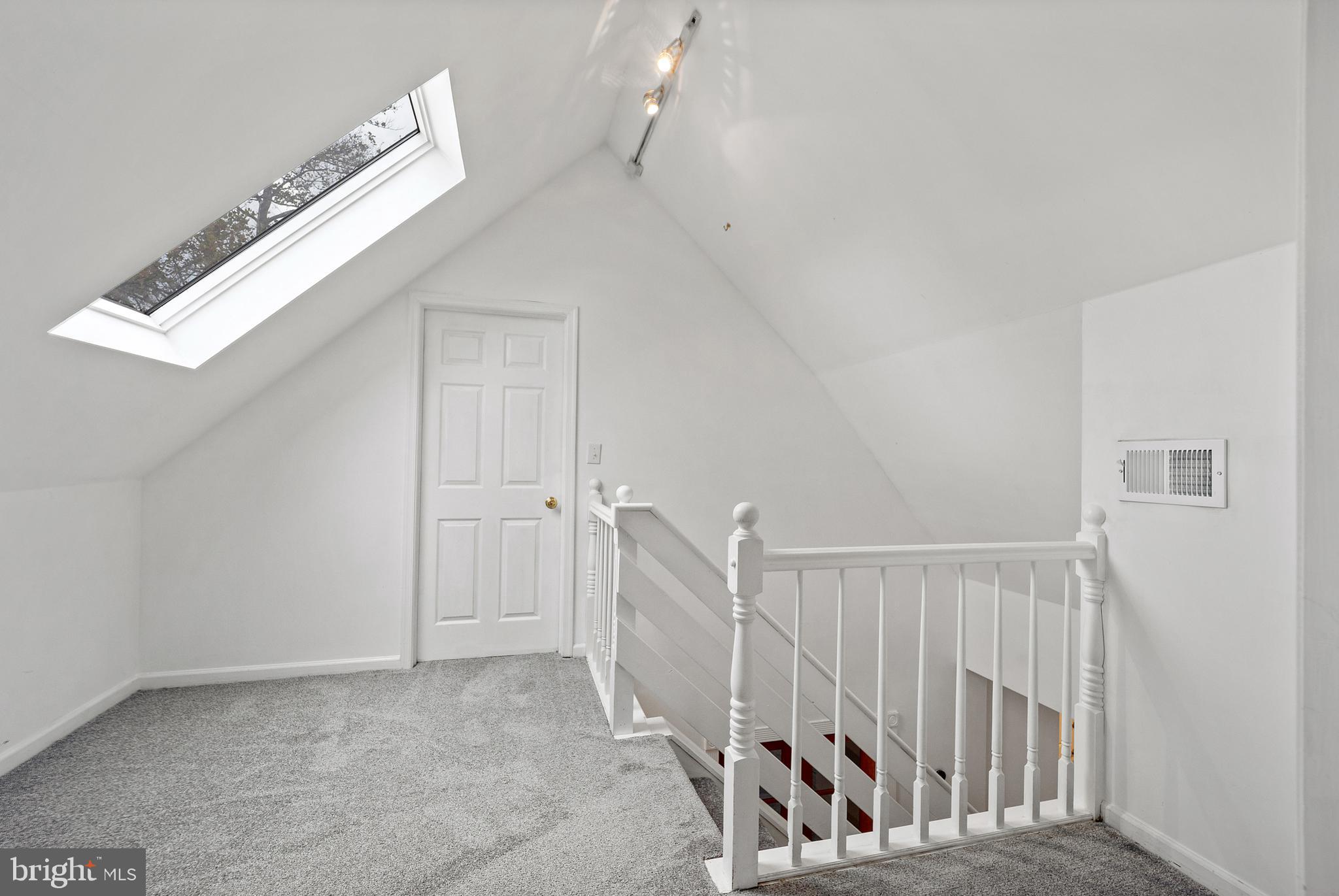 SNOWBALL GATE - Residential