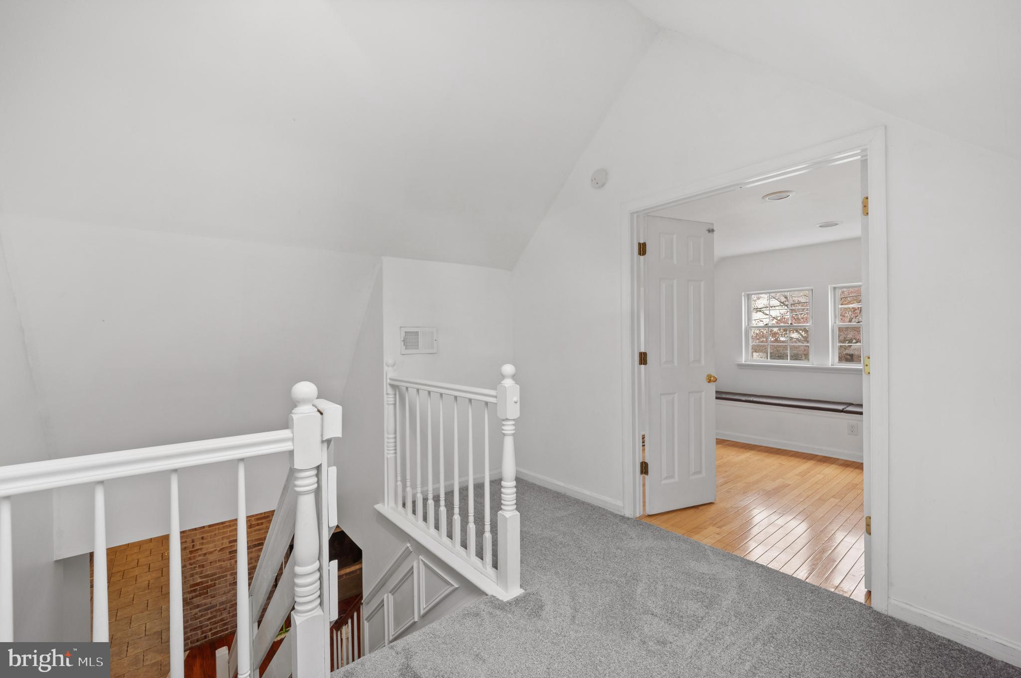 SNOWBALL GATE - Residential