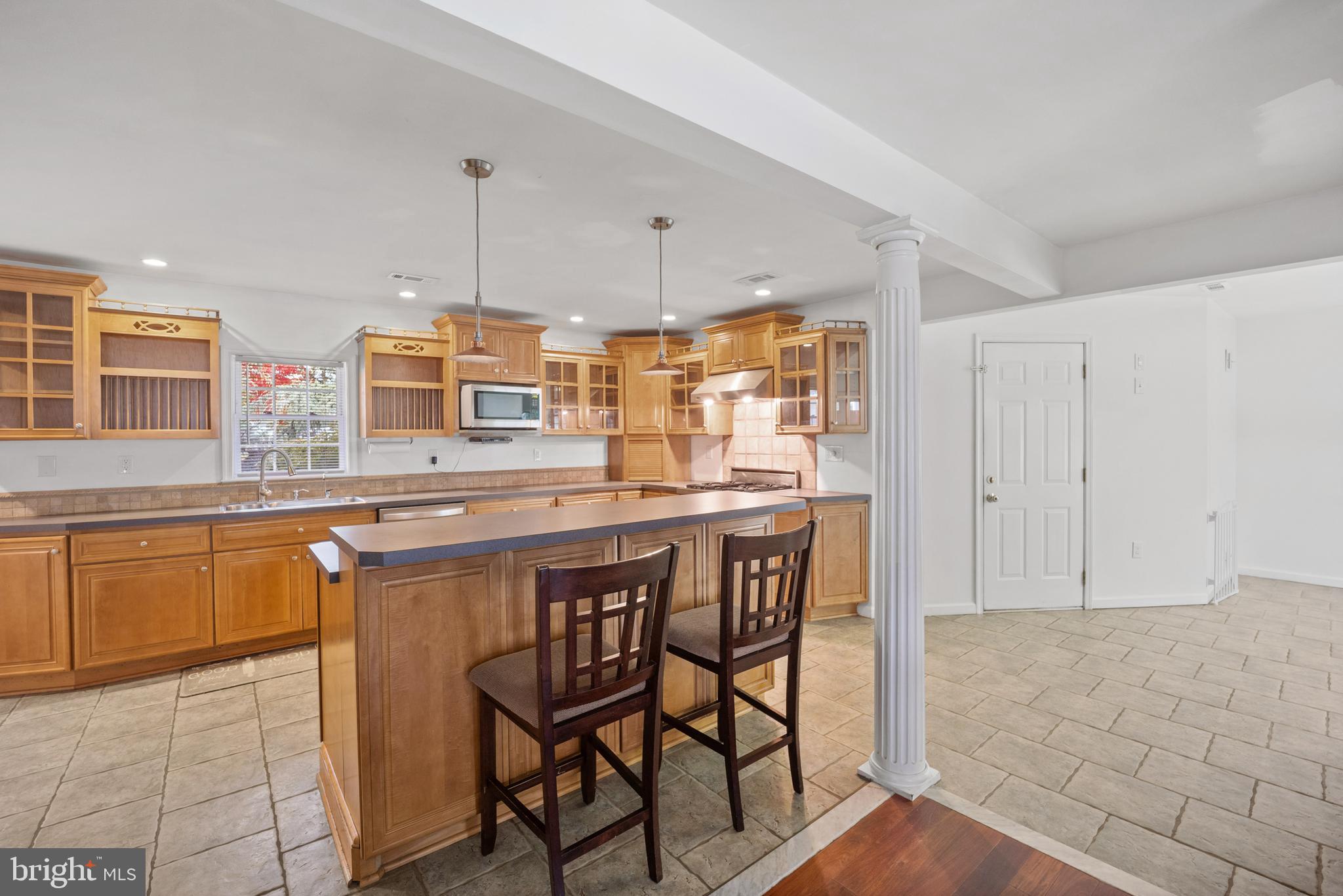 SNOWBALL GATE - Residential