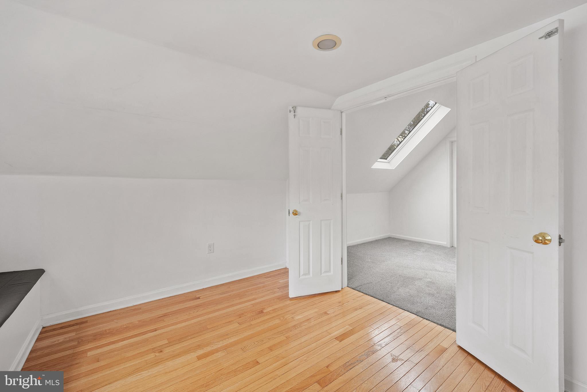 SNOWBALL GATE - Residential