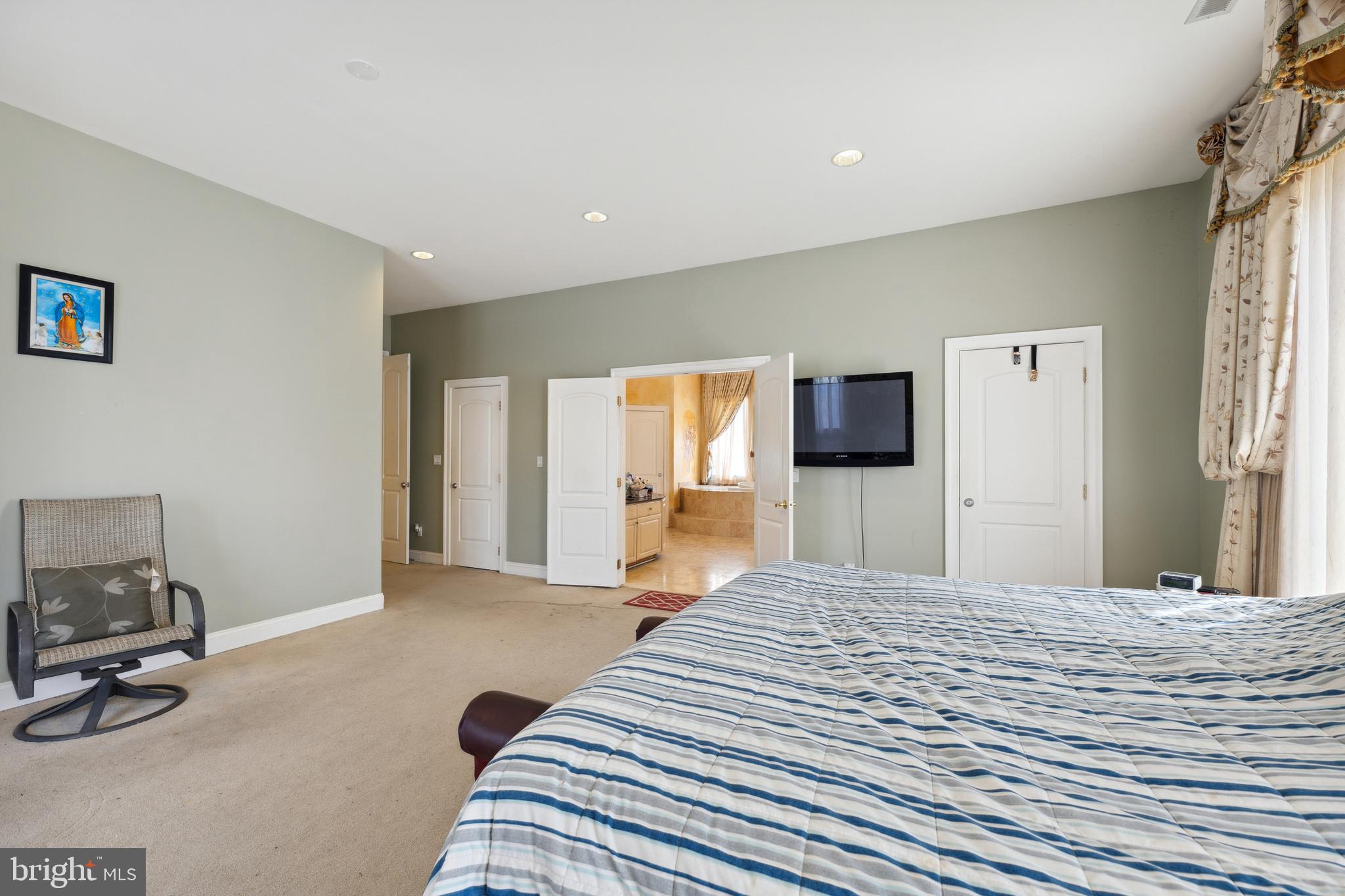 POTOMAC MANOR - Residential