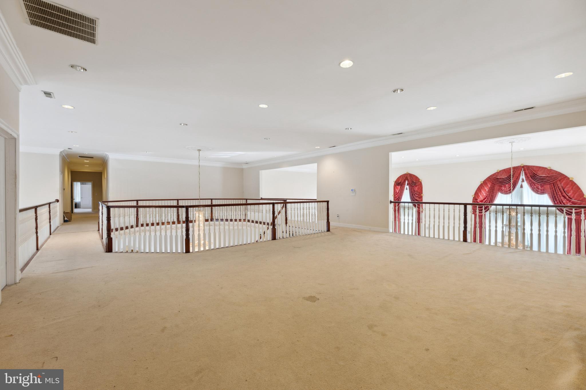 POTOMAC MANOR - Residential