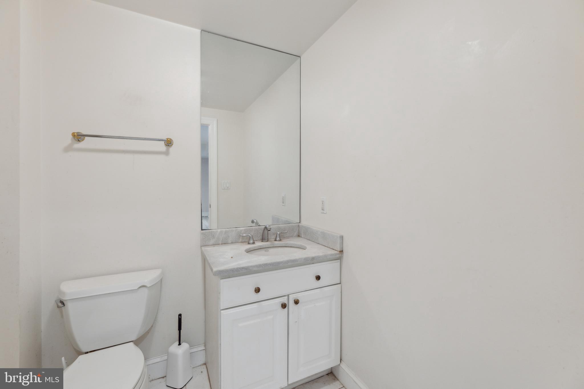 POTOMAC MANOR - Residential