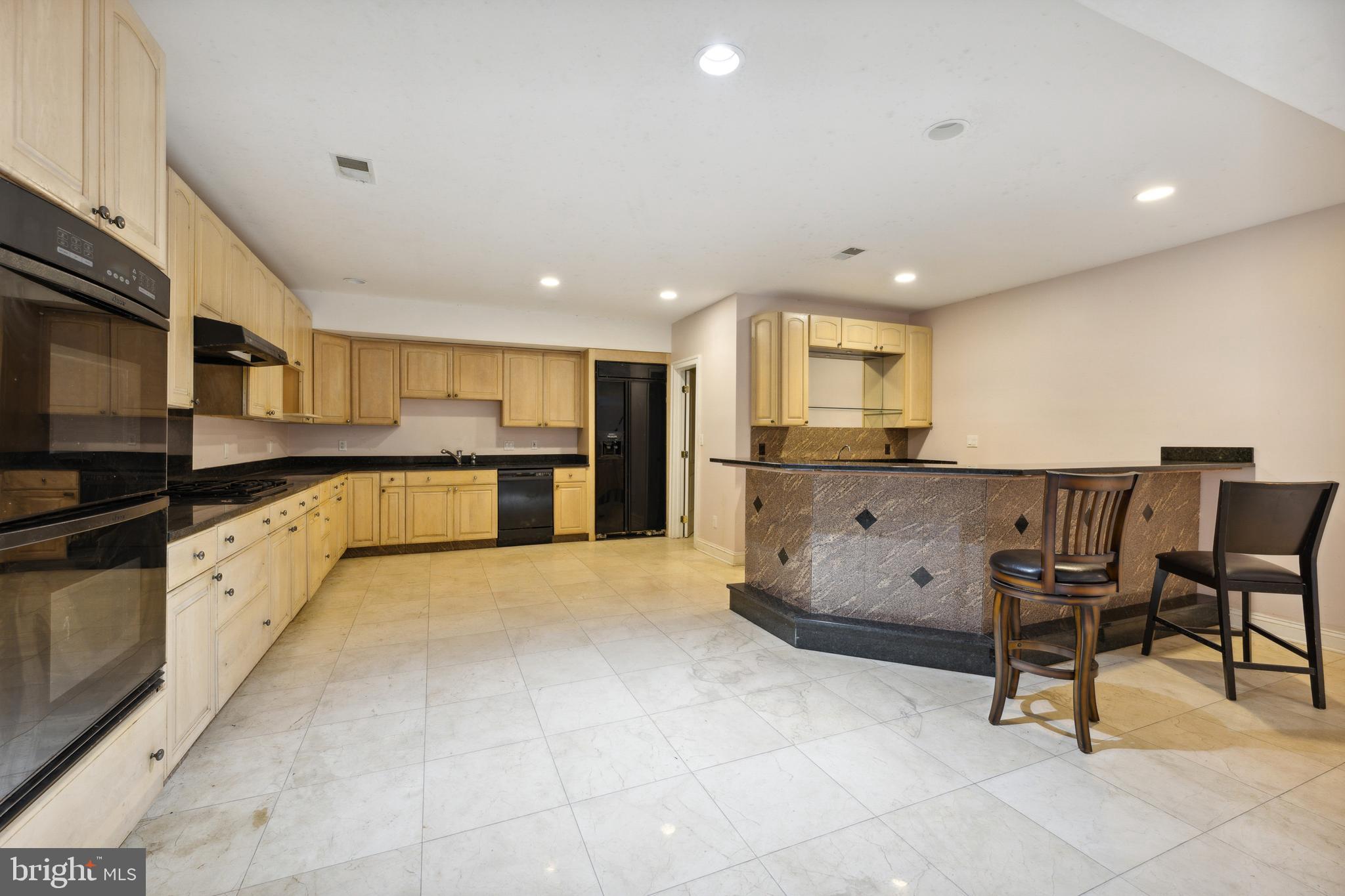 POTOMAC MANOR - Residential