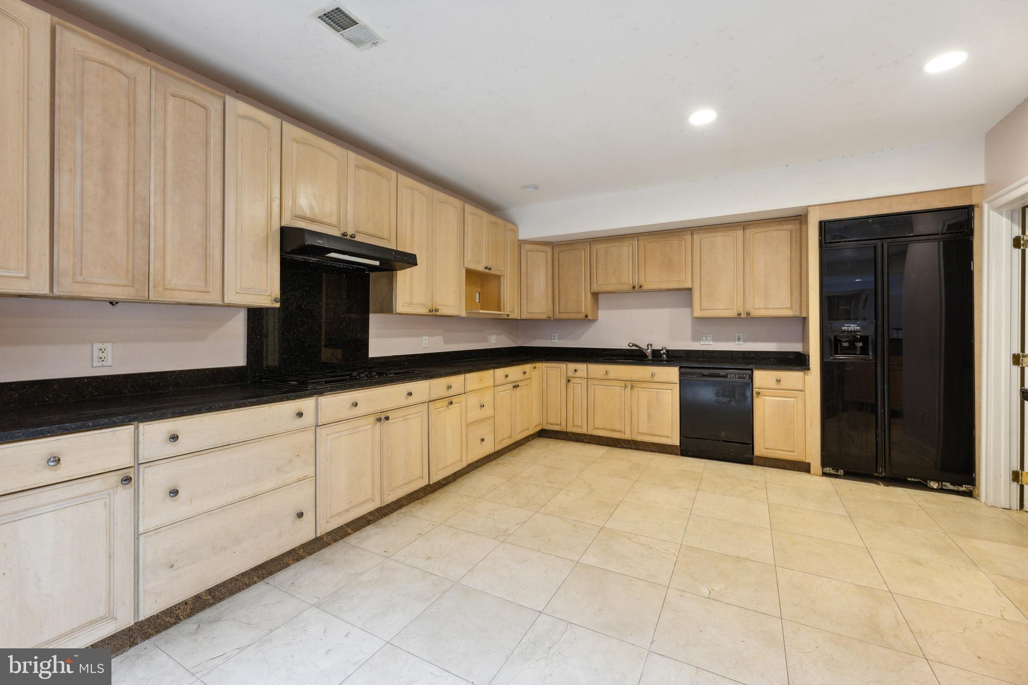 POTOMAC MANOR - Residential