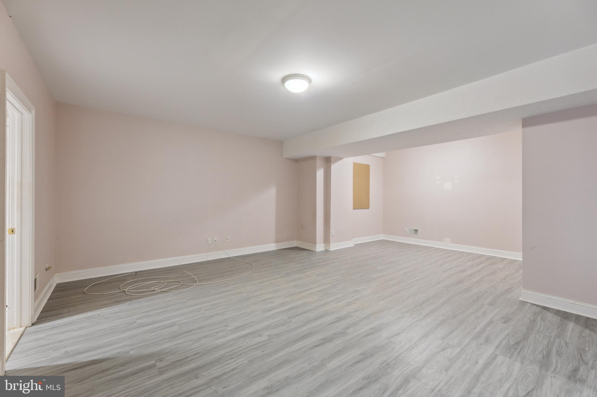 POTOMAC MANOR - Residential