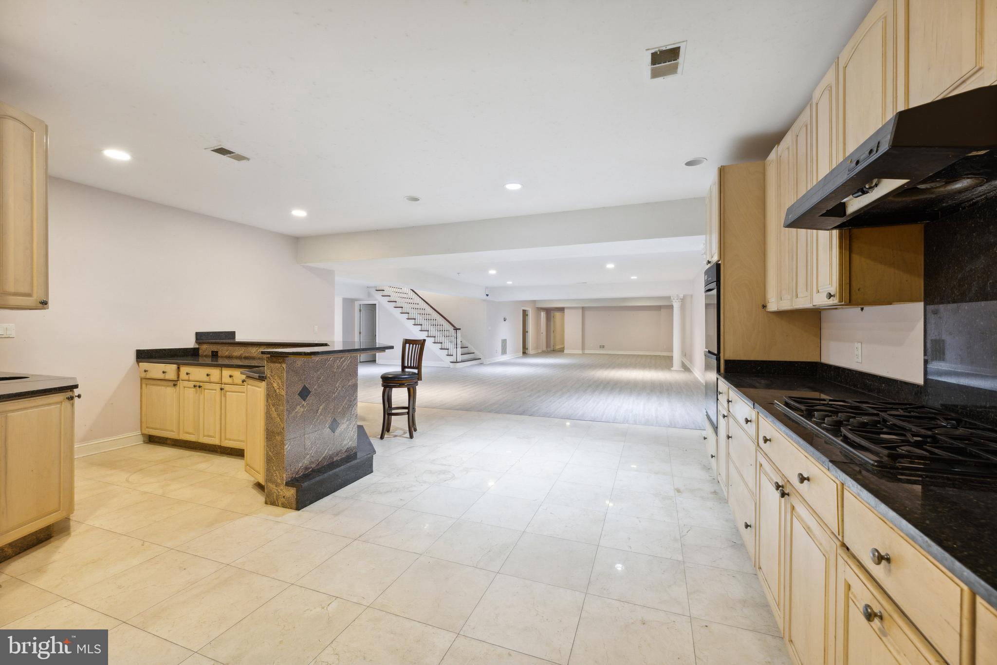 POTOMAC MANOR - Residential