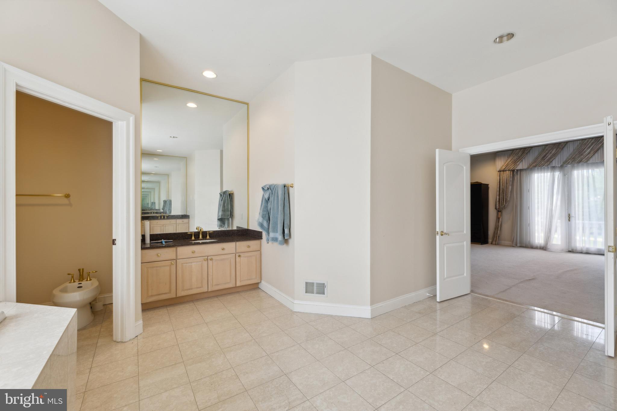 POTOMAC MANOR - Residential