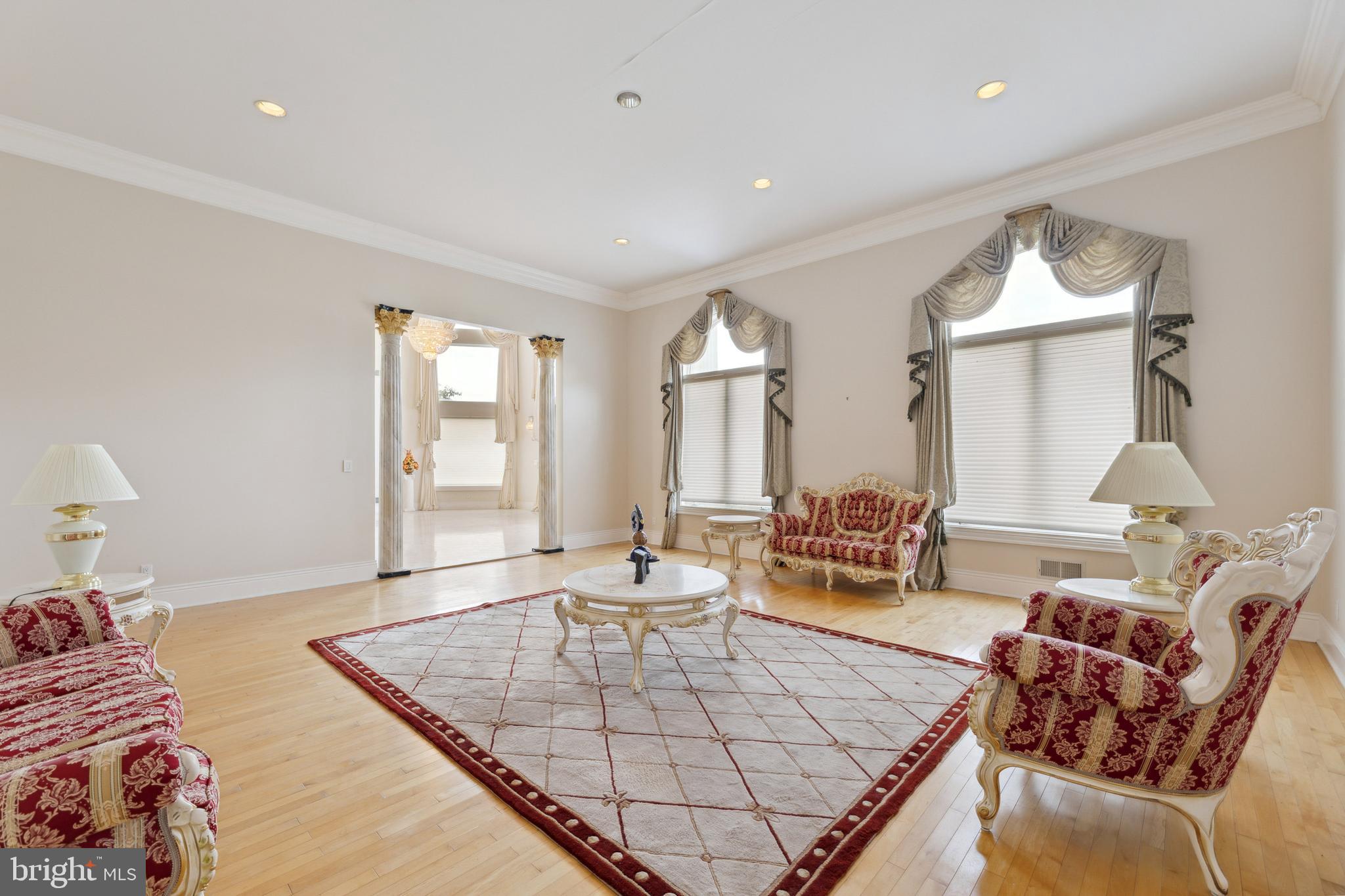 POTOMAC MANOR - Residential