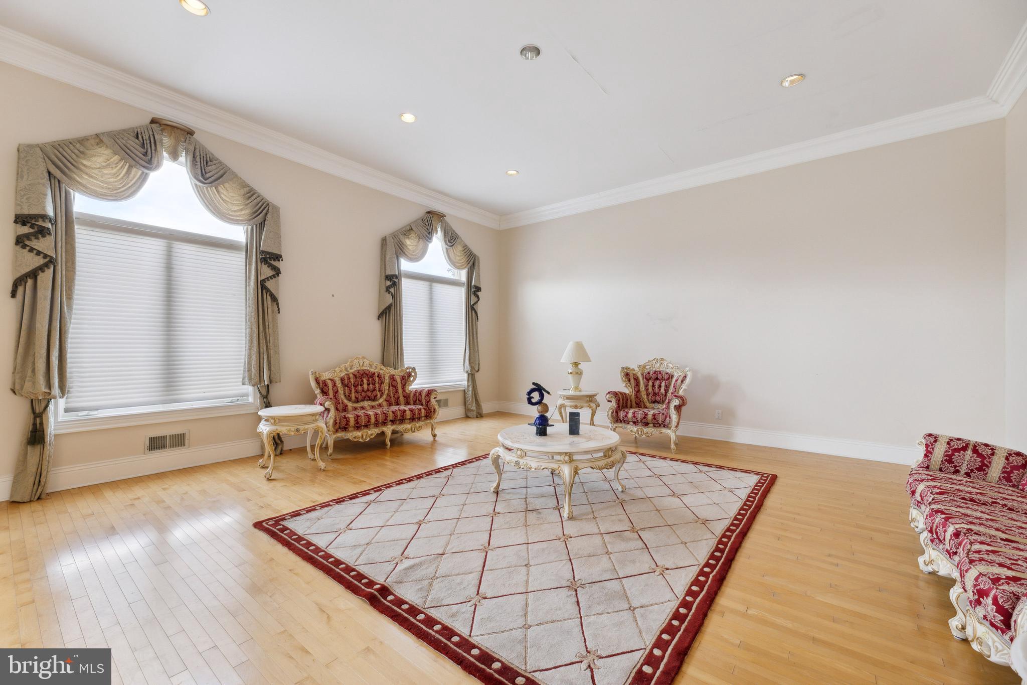 POTOMAC MANOR - Residential