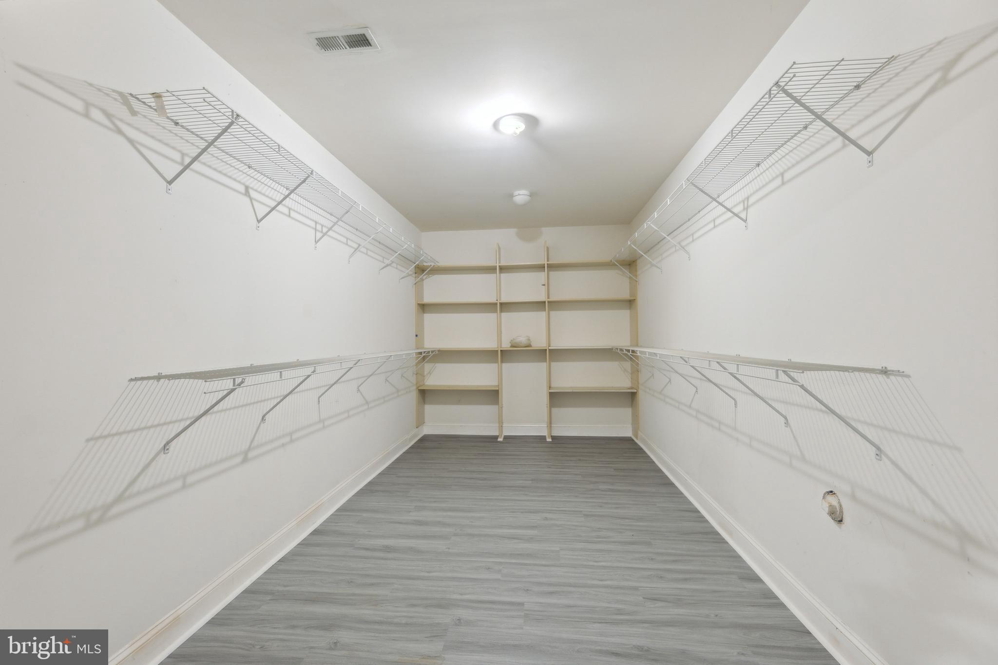 POTOMAC MANOR - Residential