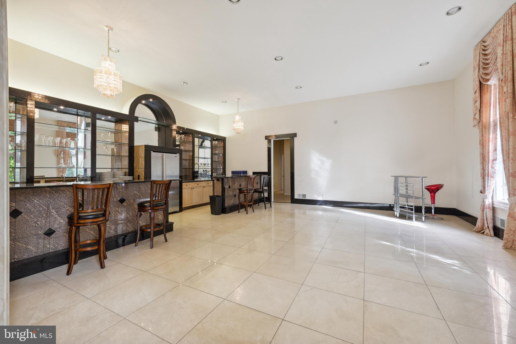 POTOMAC MANOR - Residential