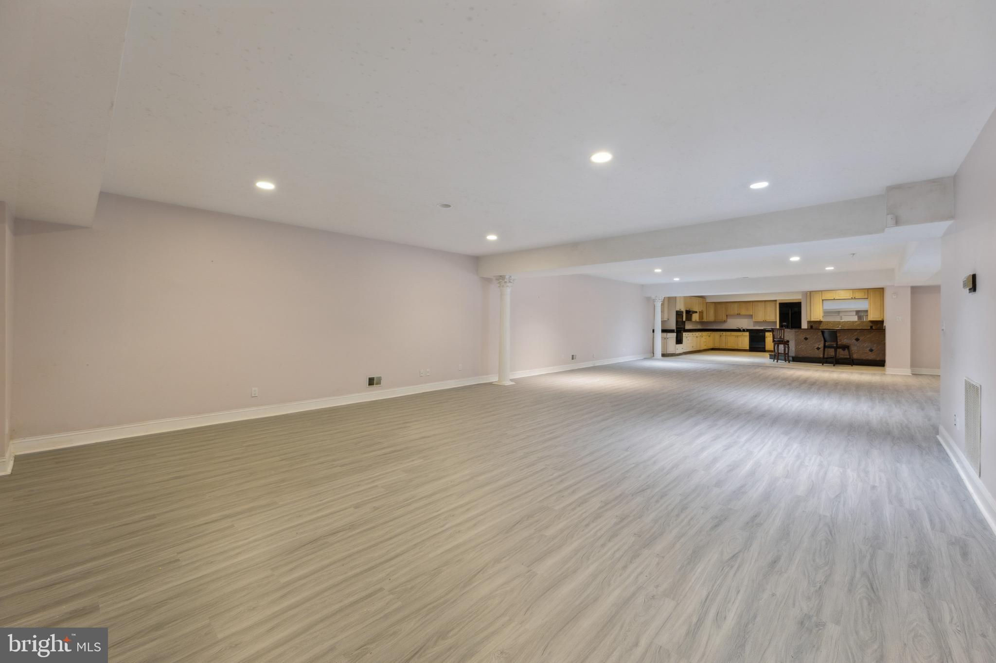 POTOMAC MANOR - Residential