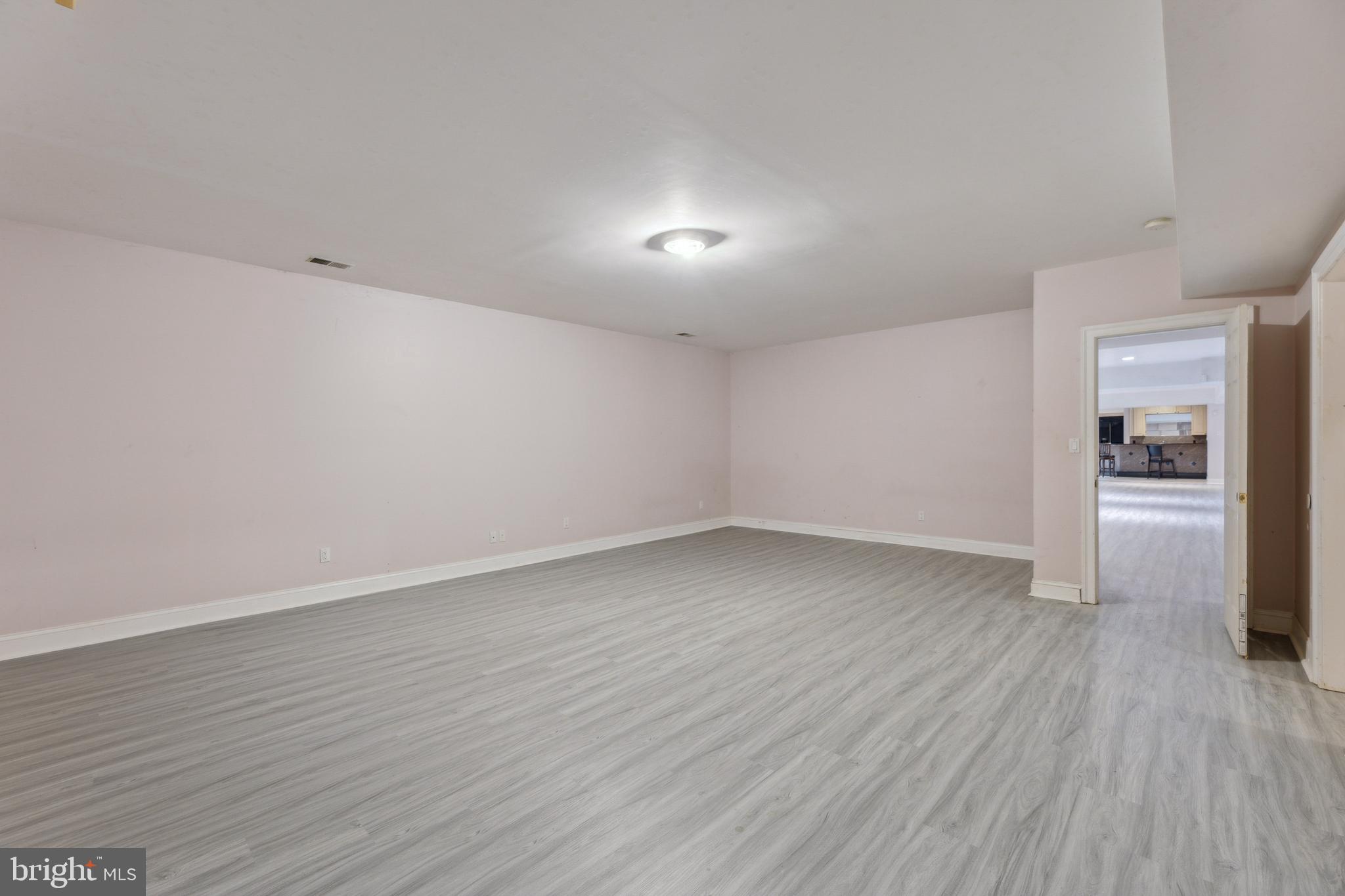 POTOMAC MANOR - Residential