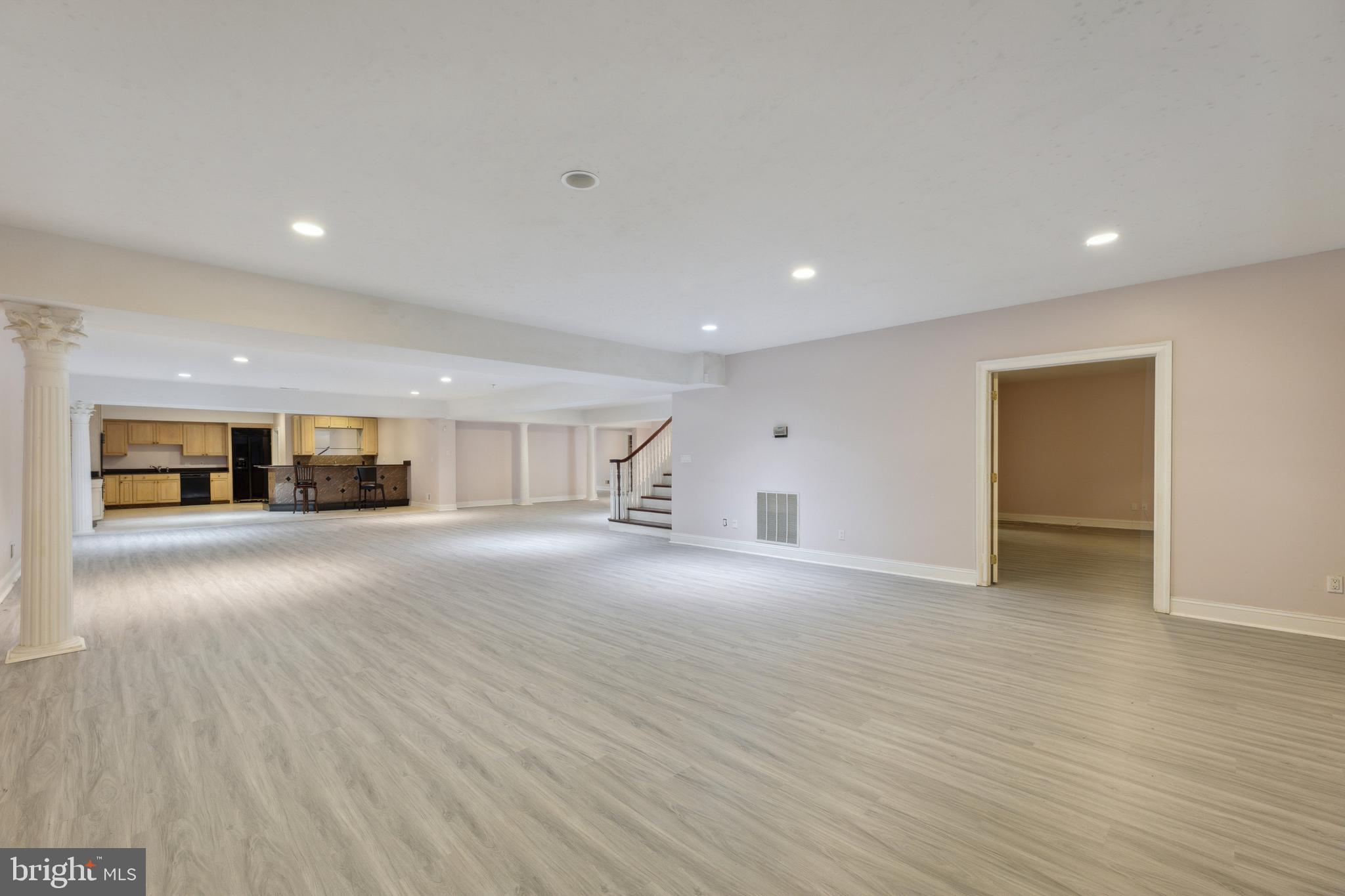 POTOMAC MANOR - Residential