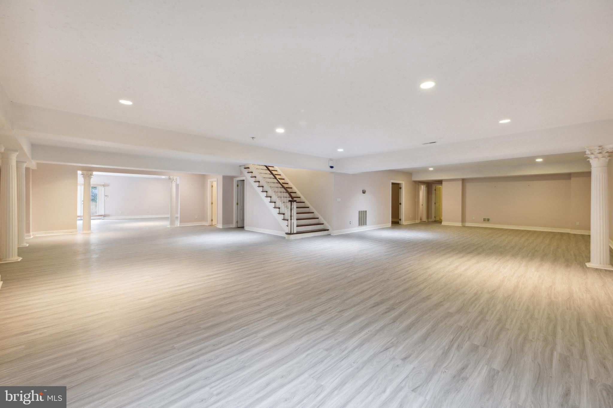 POTOMAC MANOR - Residential