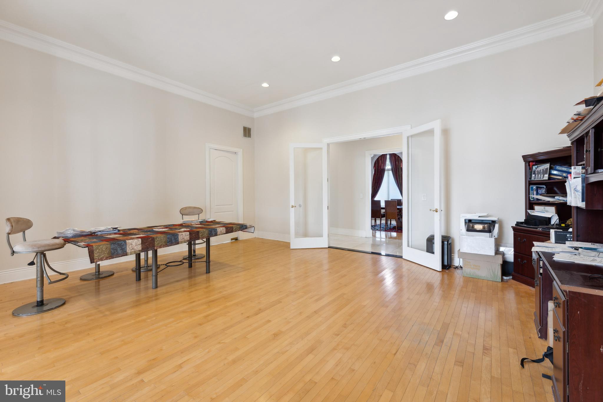 POTOMAC MANOR - Residential