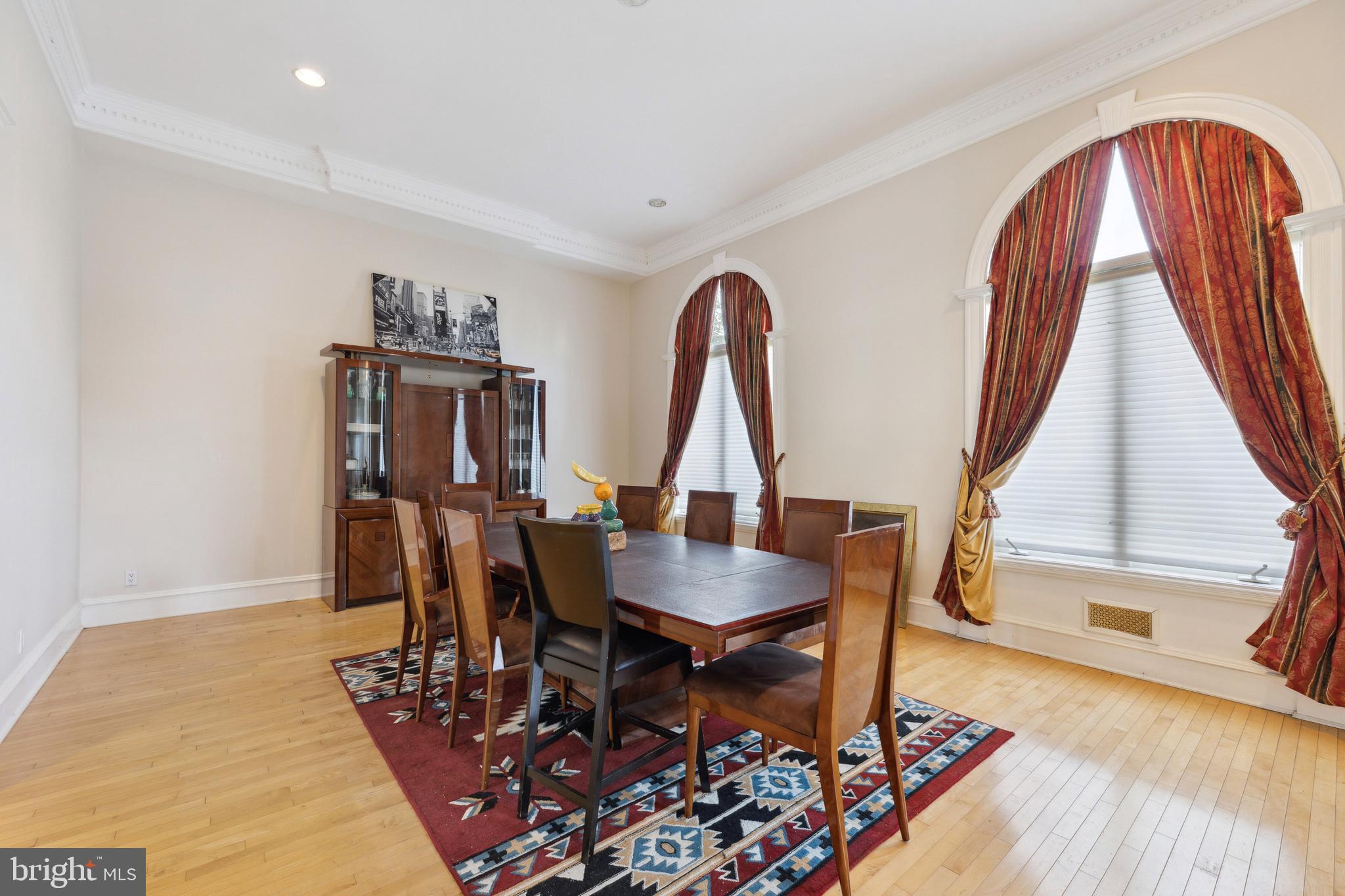 POTOMAC MANOR - Residential