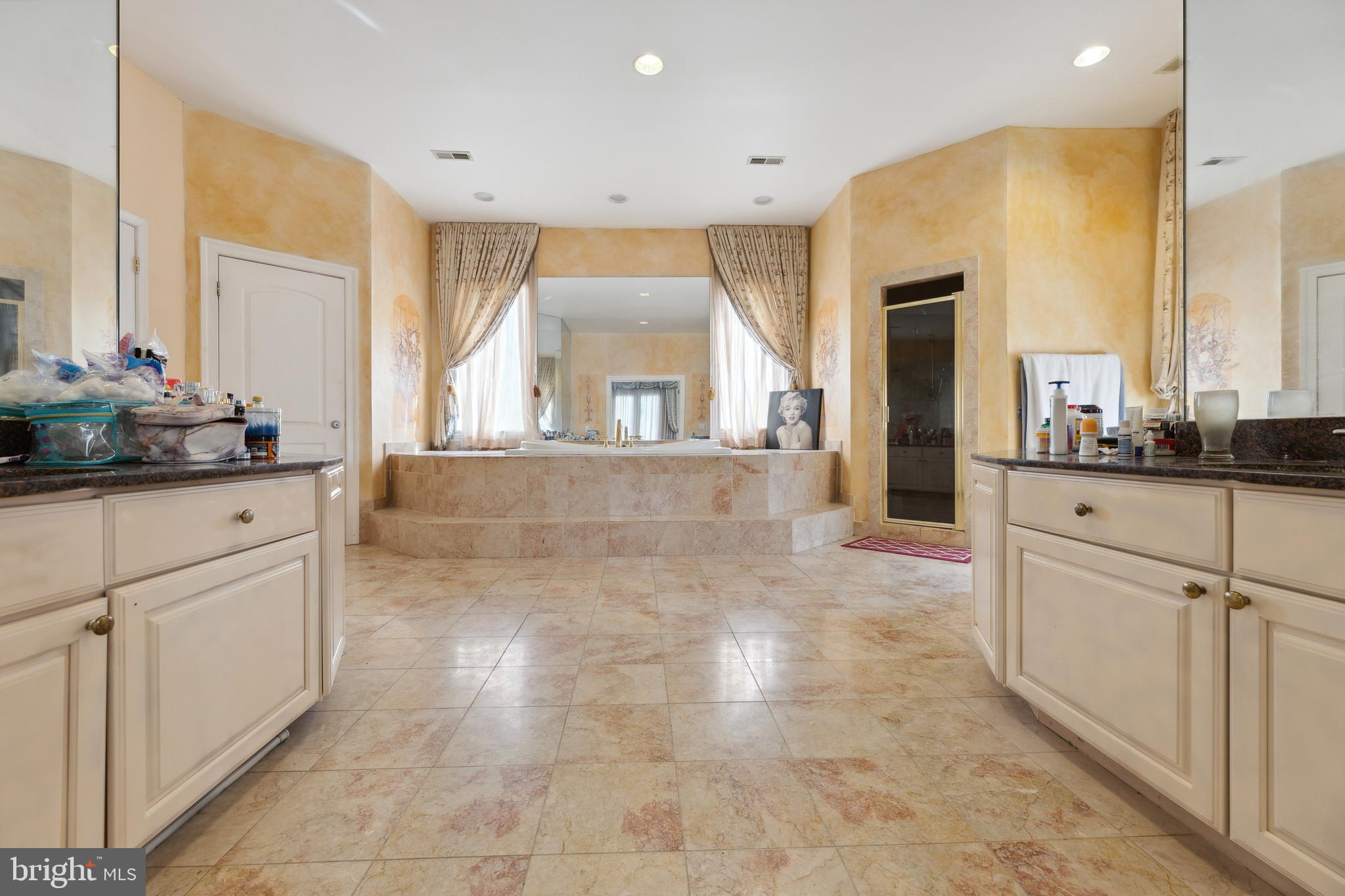 POTOMAC MANOR - Residential