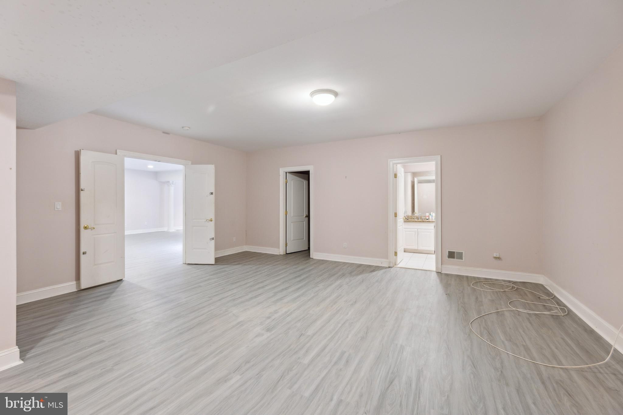 POTOMAC MANOR - Residential