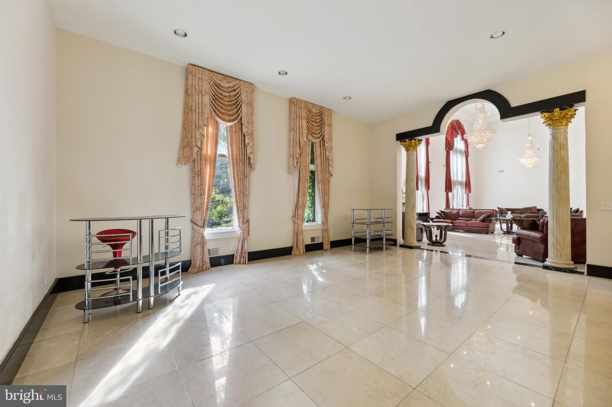 POTOMAC MANOR - Residential