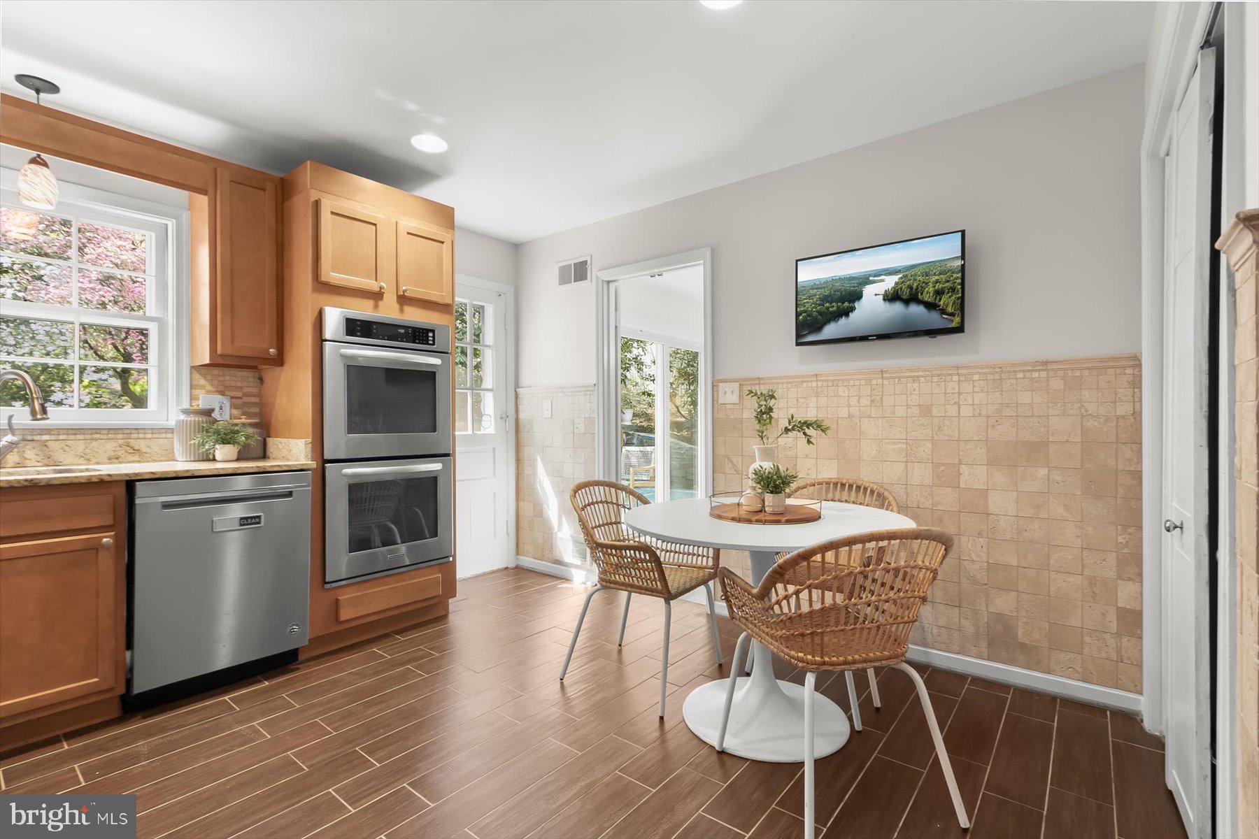 CARDEROCK SPRINGS - Residential