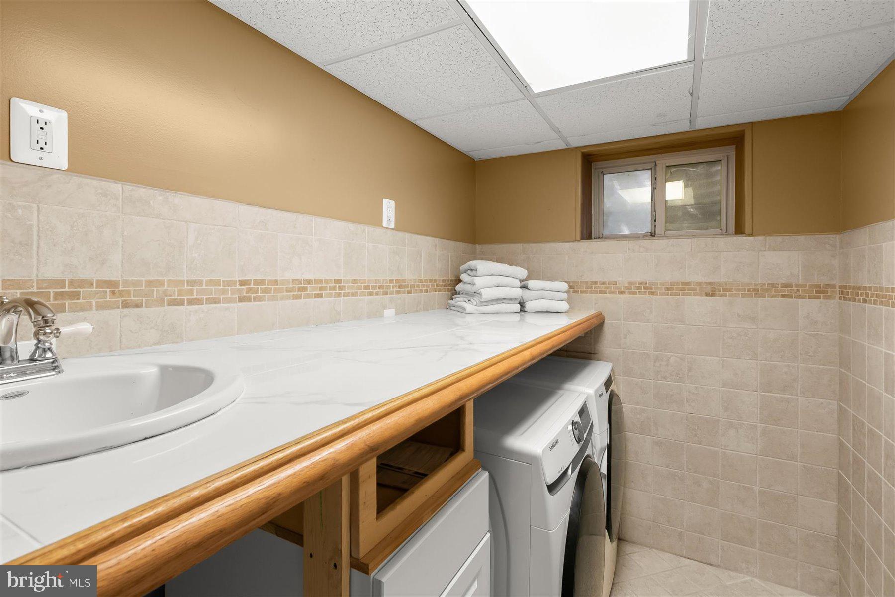 CARDEROCK SPRINGS - Residential