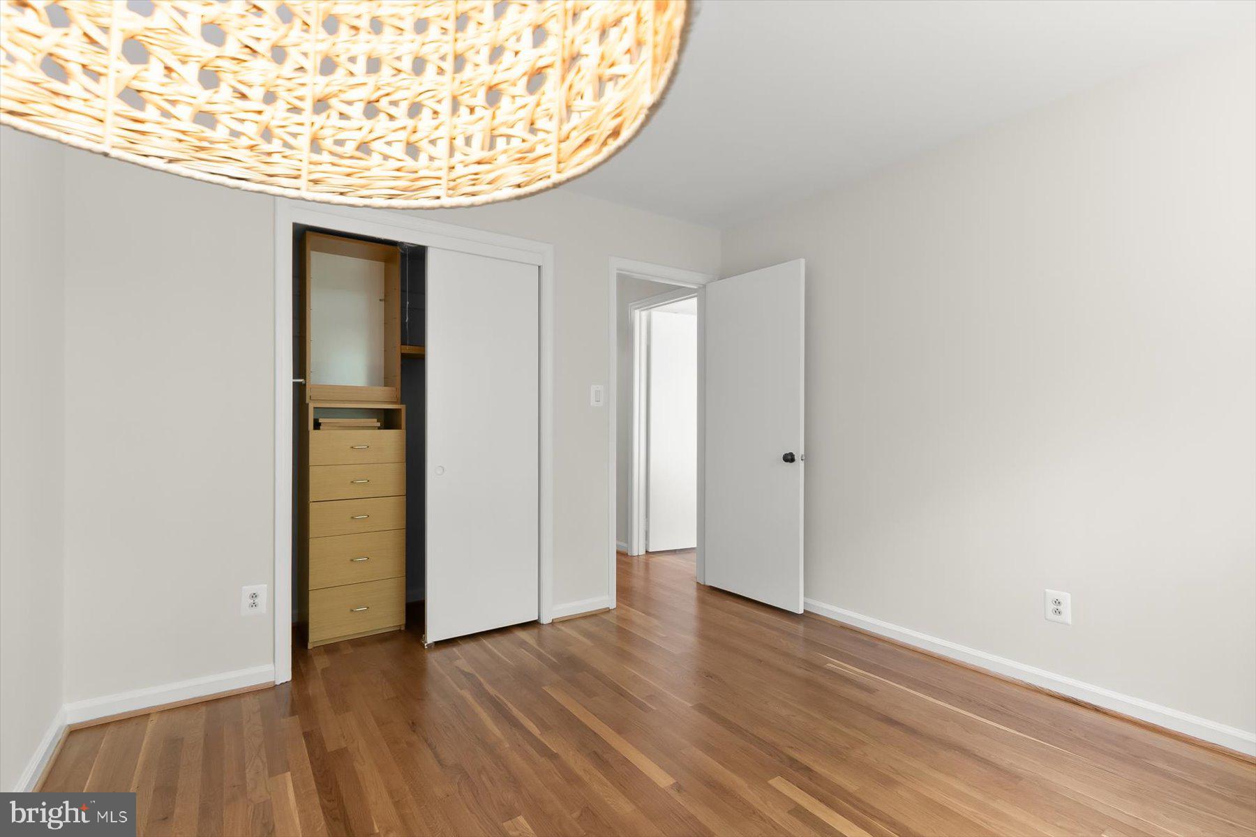 CARDEROCK SPRINGS - Residential