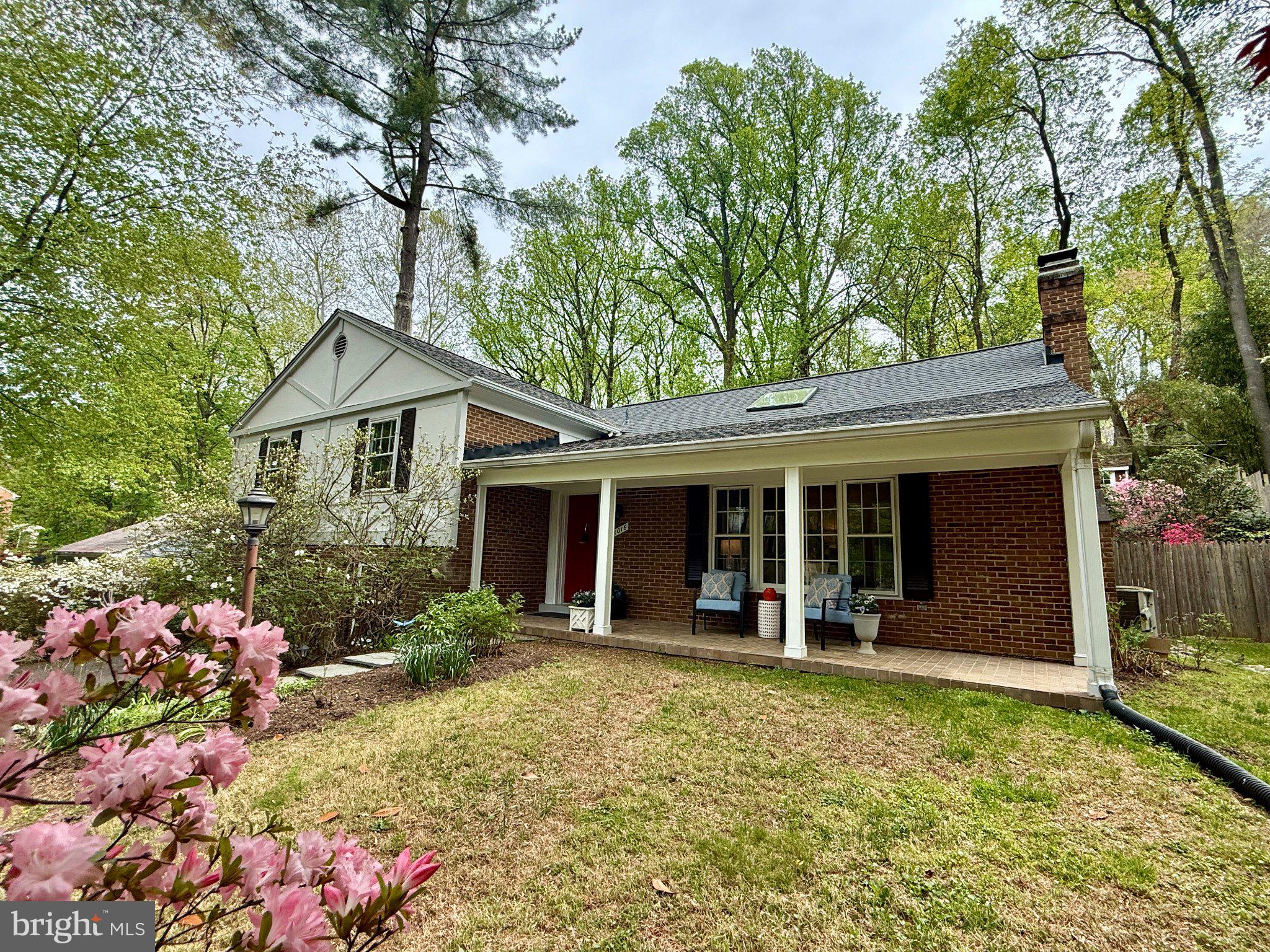 CARDEROCK SPRINGS - Residential