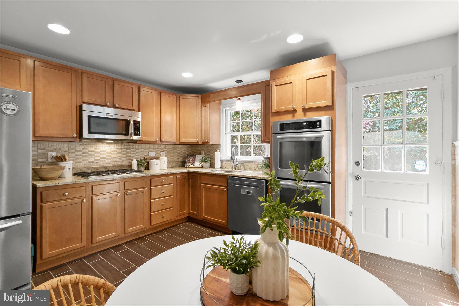 CARDEROCK SPRINGS - Residential