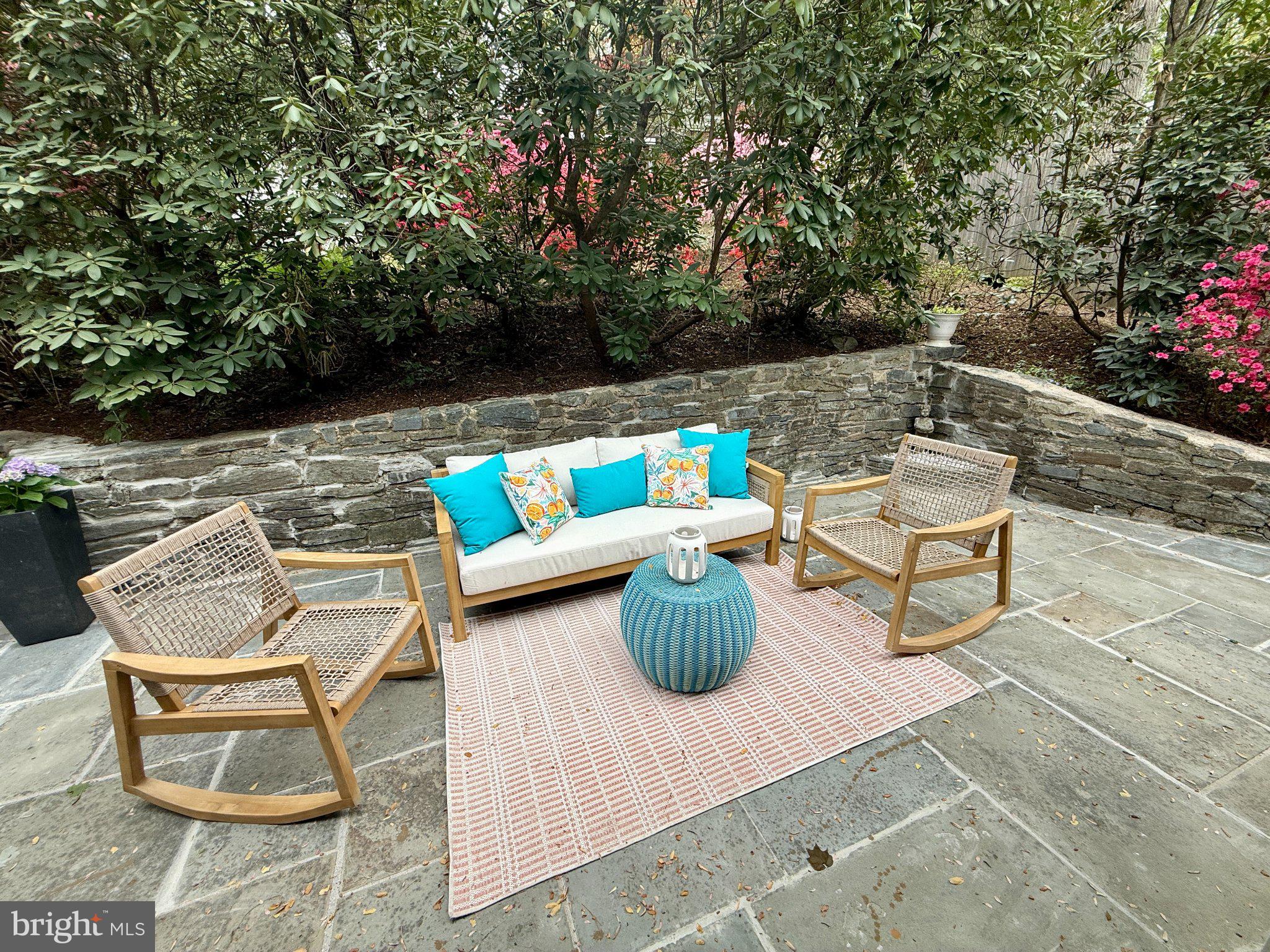 CARDEROCK SPRINGS - Residential