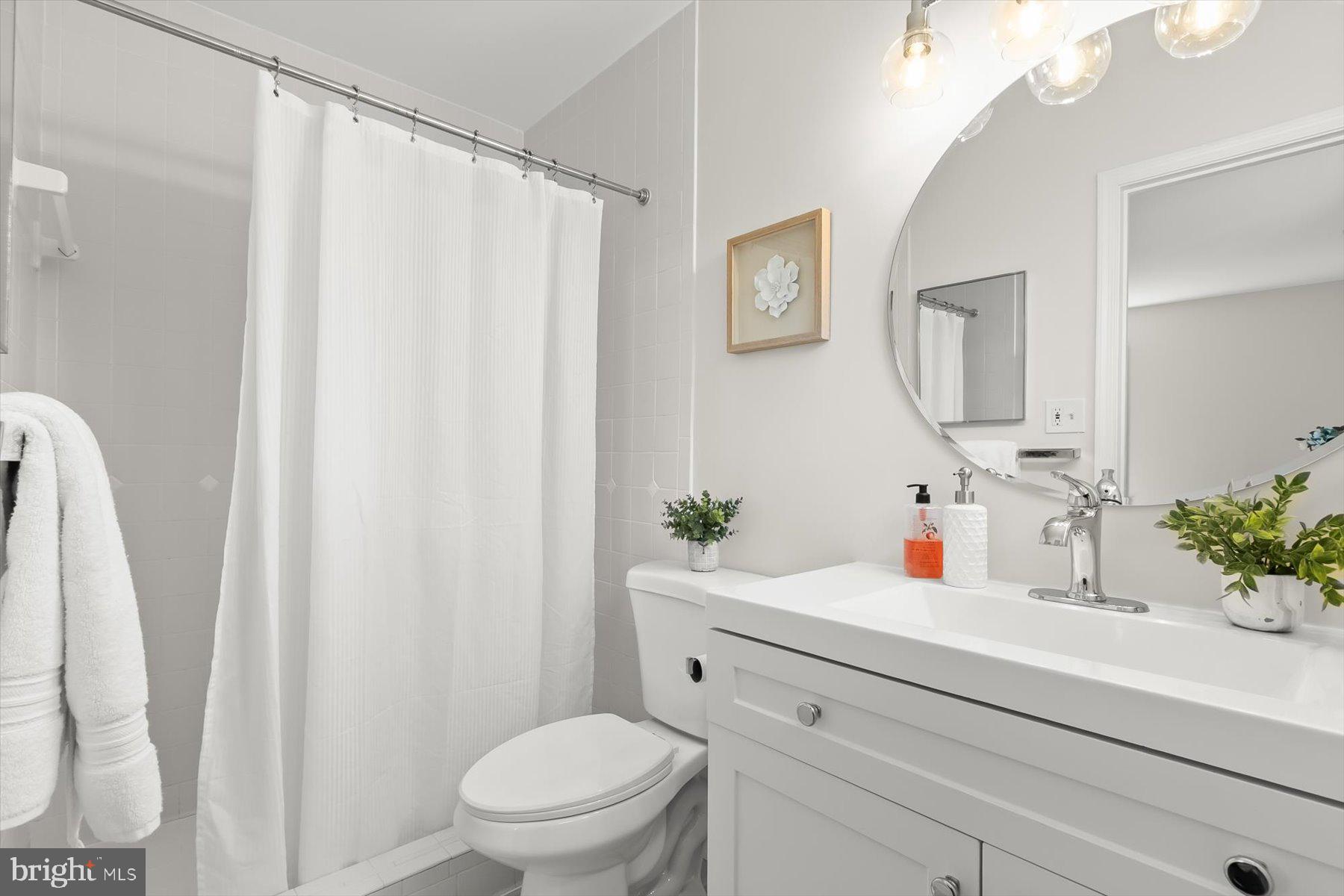 CARDEROCK SPRINGS - Residential