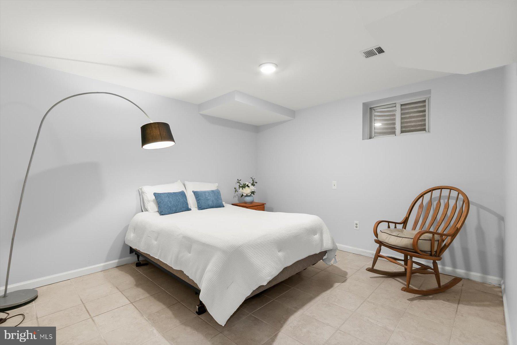 CARDEROCK SPRINGS - Residential