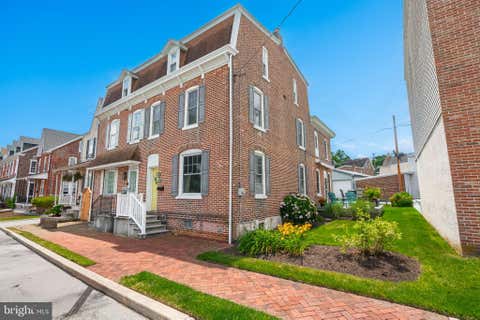 Townhouse For Sale - 412 Rhoads Avenue<br/> BOYERTOWN, PA 19512